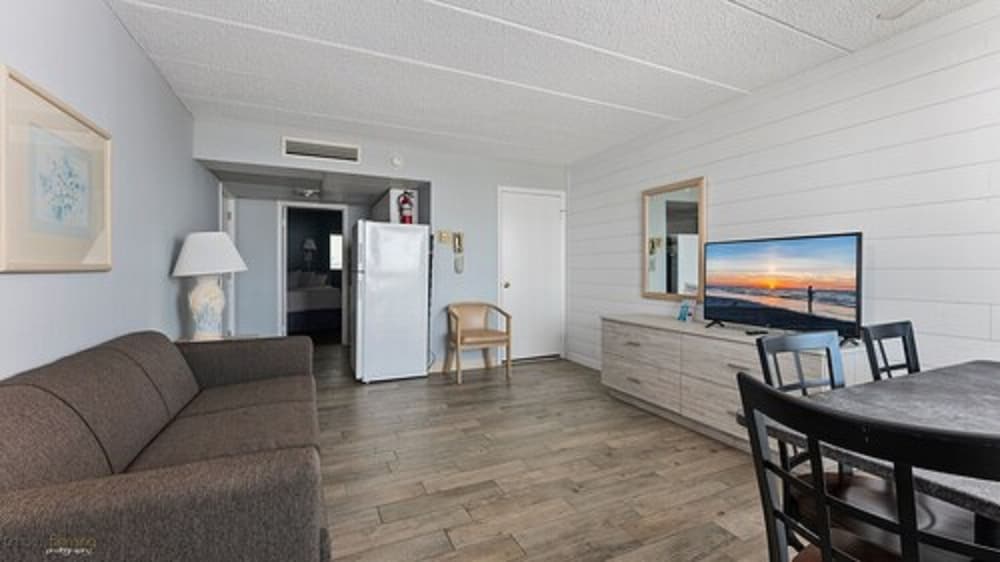 Beau Rivage Beach Resort 33/58