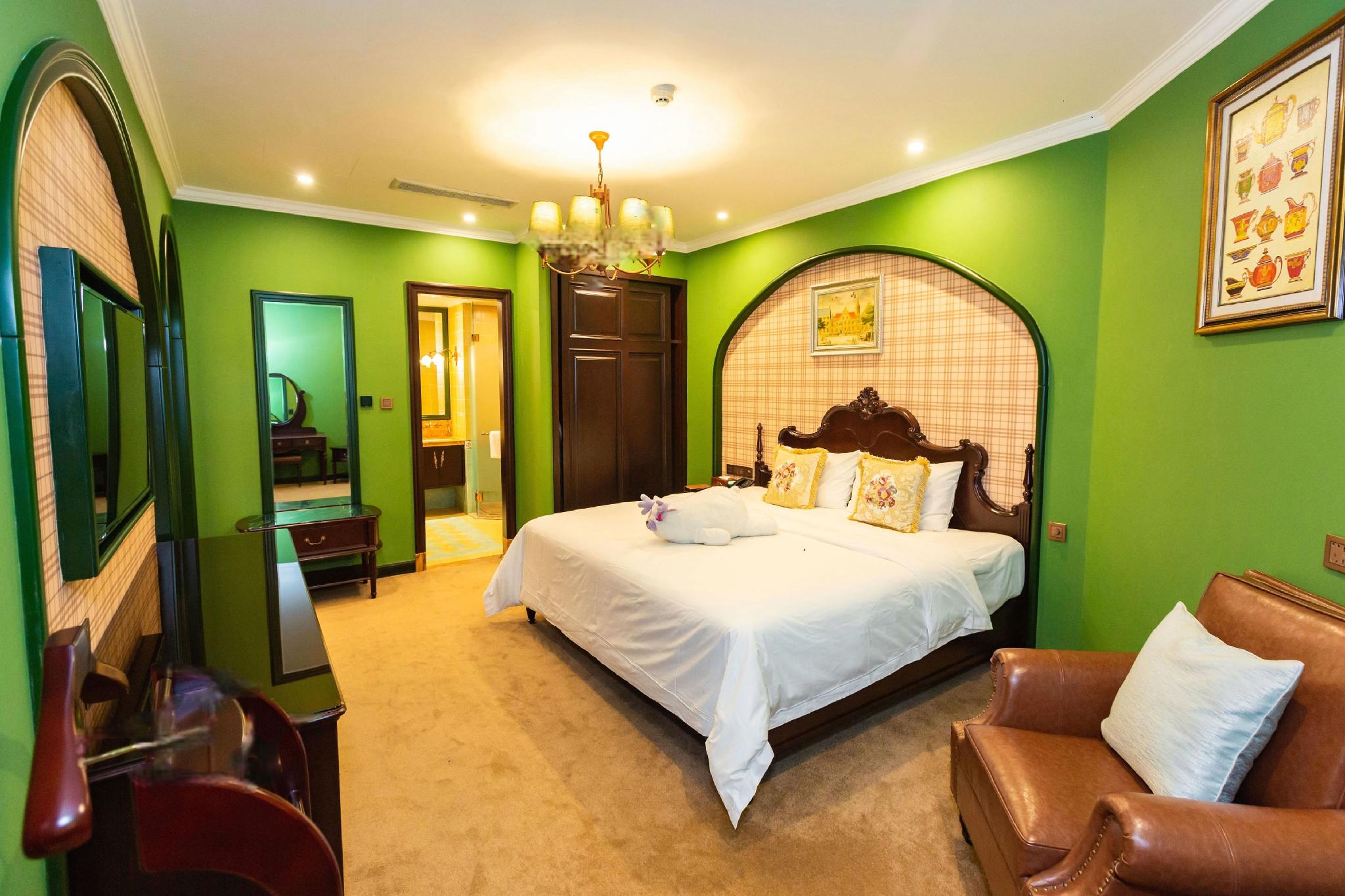 Fantawild Holiday Hotel 5/28