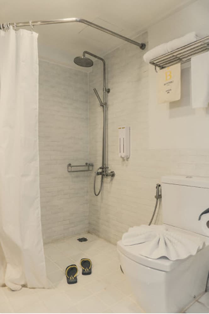 Buri Siri Hotel 71/71