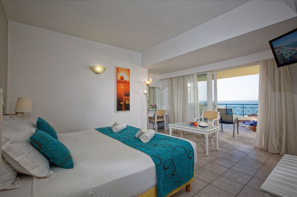 SUPERIOR, SEA VIEW