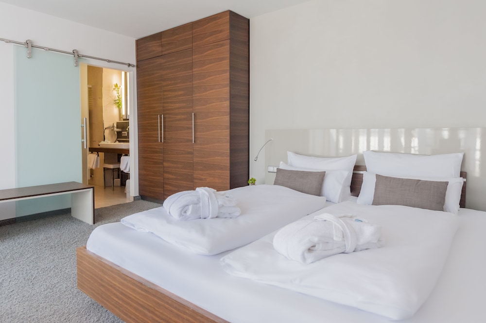 Deluxe, Suite, Double Bed
