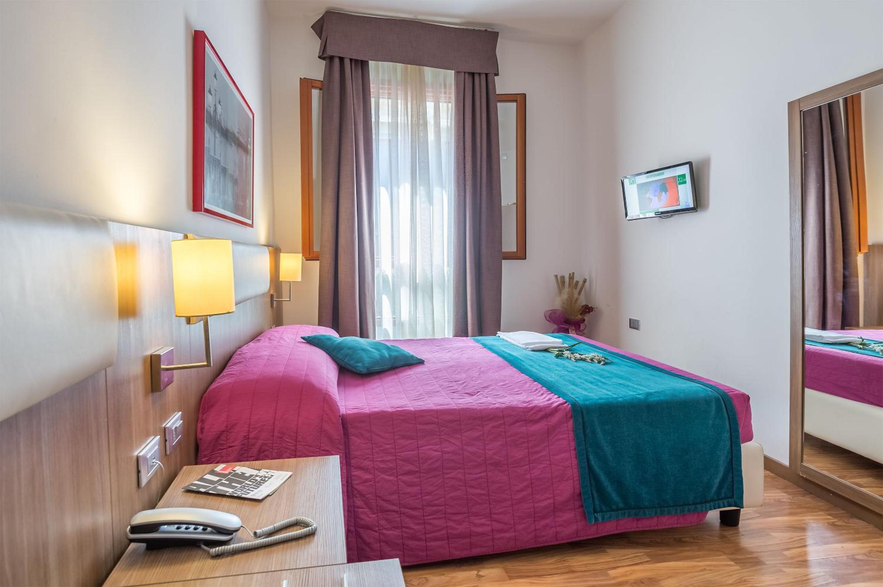 Room, Double Bed, External Bathroom