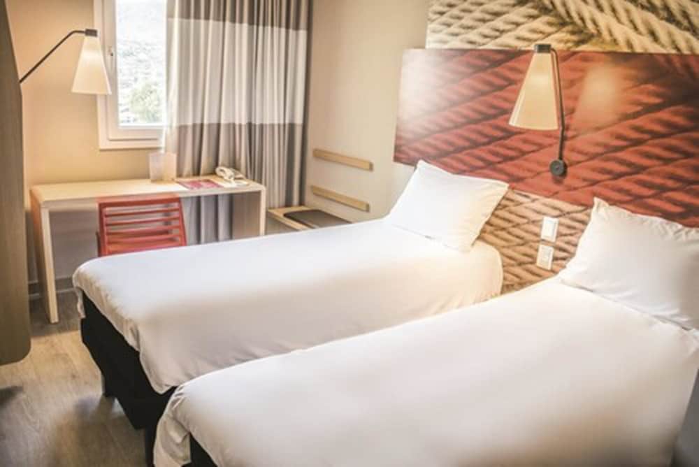 Ibis Calama 8/50