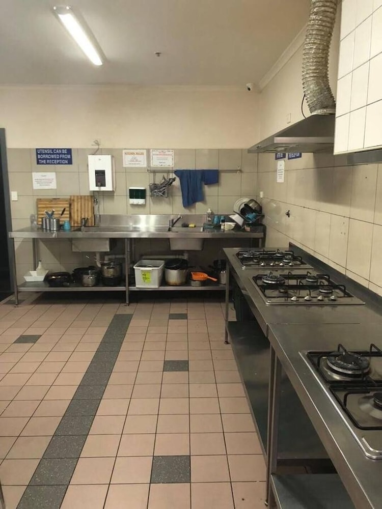 Elizabeth Hostel 34/62