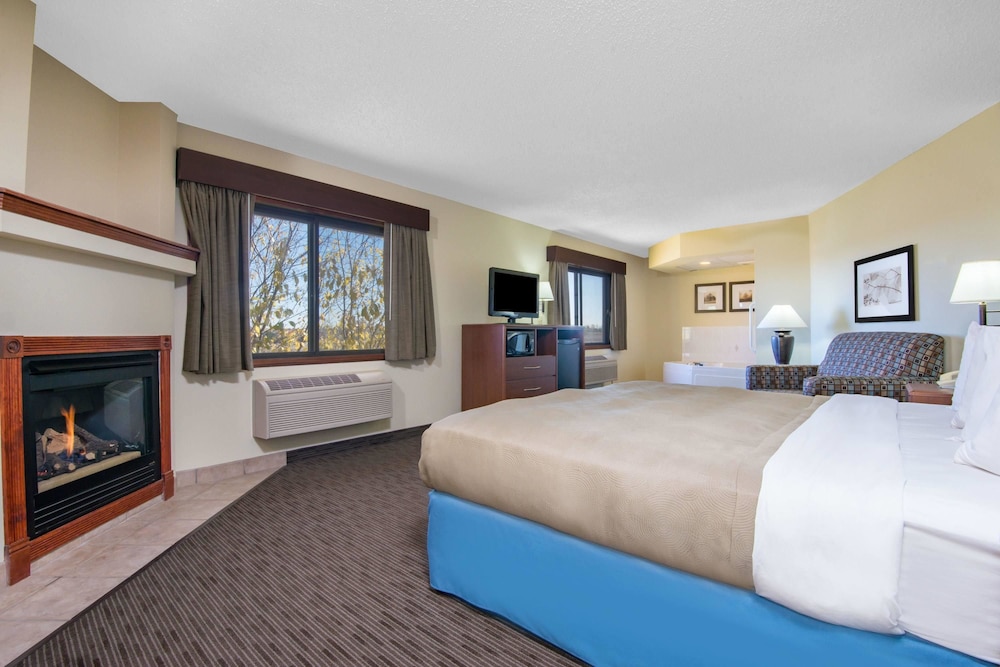 AmericInn by Wyndham Windsor Ft. Collins 15/62