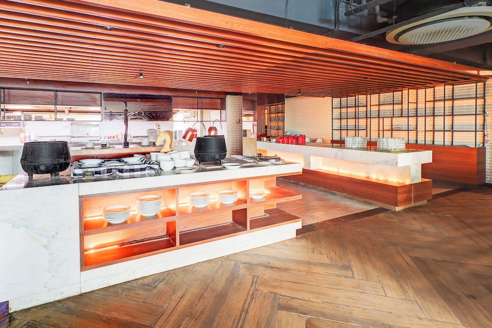 Sunday Hotel Arshika Sunset Road 45/60