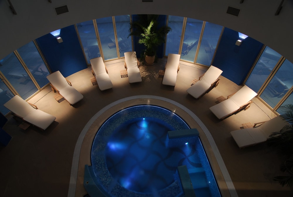 Splendid Conference Spa Resort 8/77