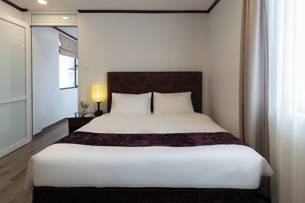 Flower Garden Hotel 15/50