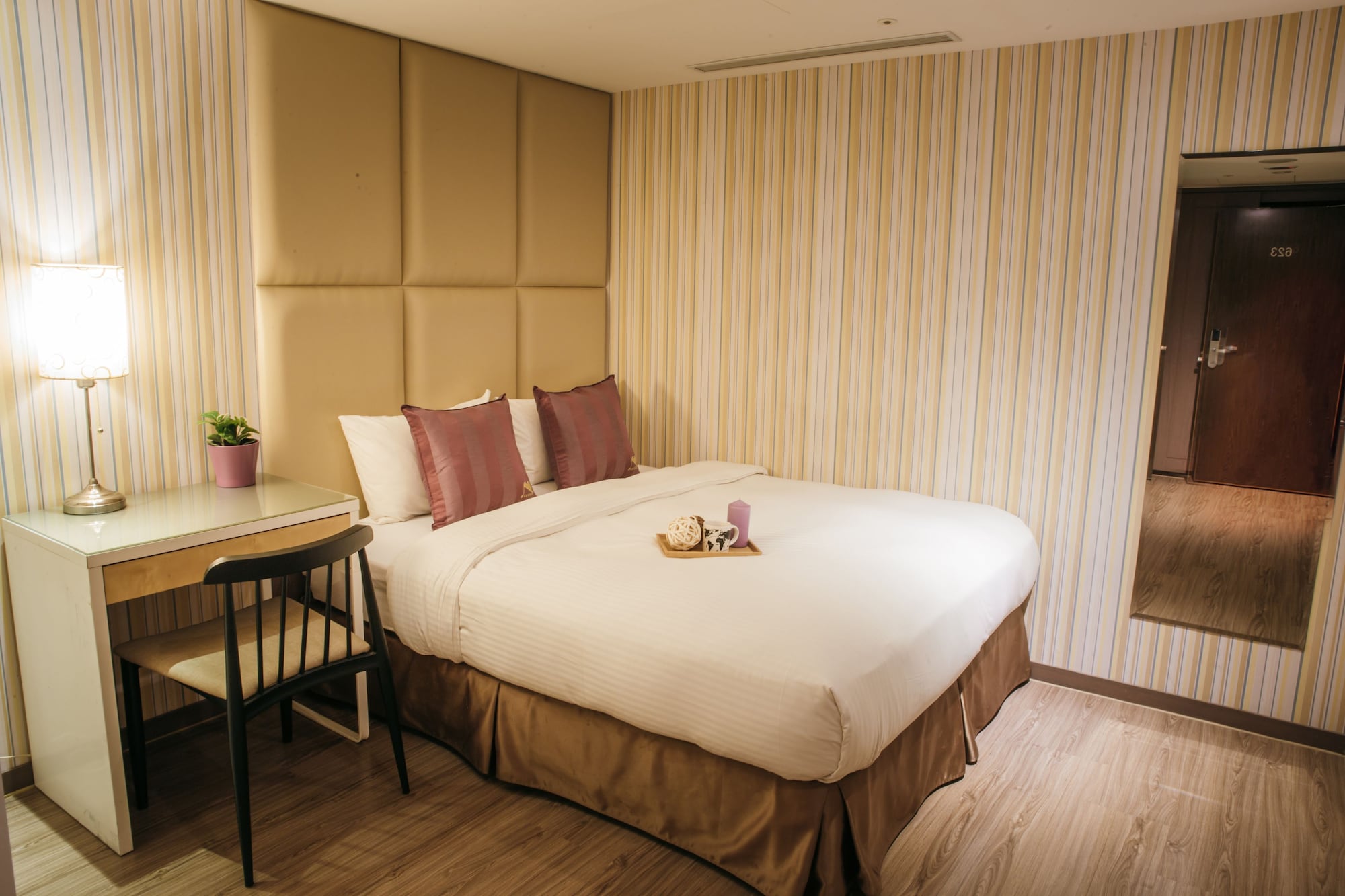 SUPERIOR, DOUBLE BED, NO WINDOW