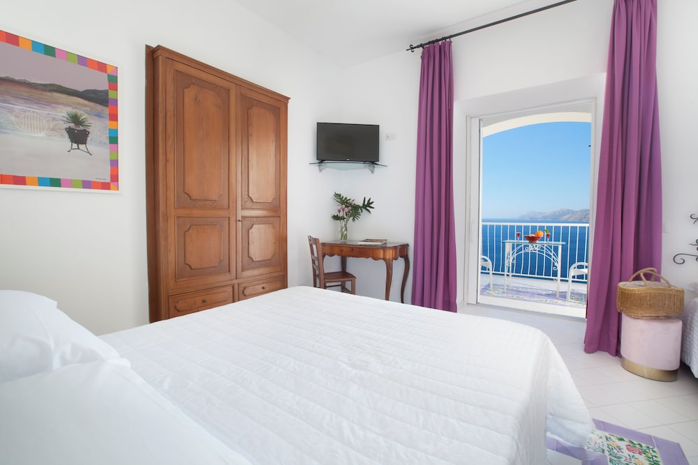 STANDARD, TRIPLE, SEA VIEW