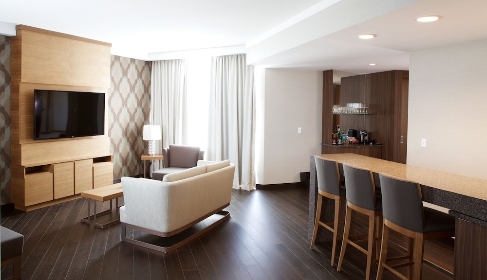 Grey Eagle Resort 58/80