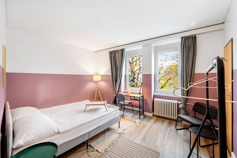 Becozy Self Check-in & Pop-up Hotel 13/52