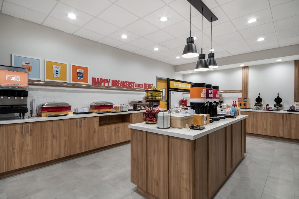 Hampton Inn & Suites by Hilton Irving DFW Airport North 6/56