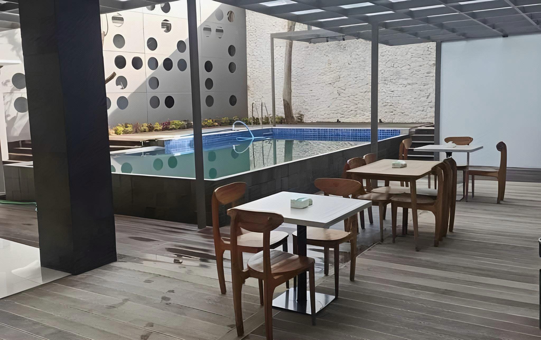 Hotel Emaki Jatinangor 26/31