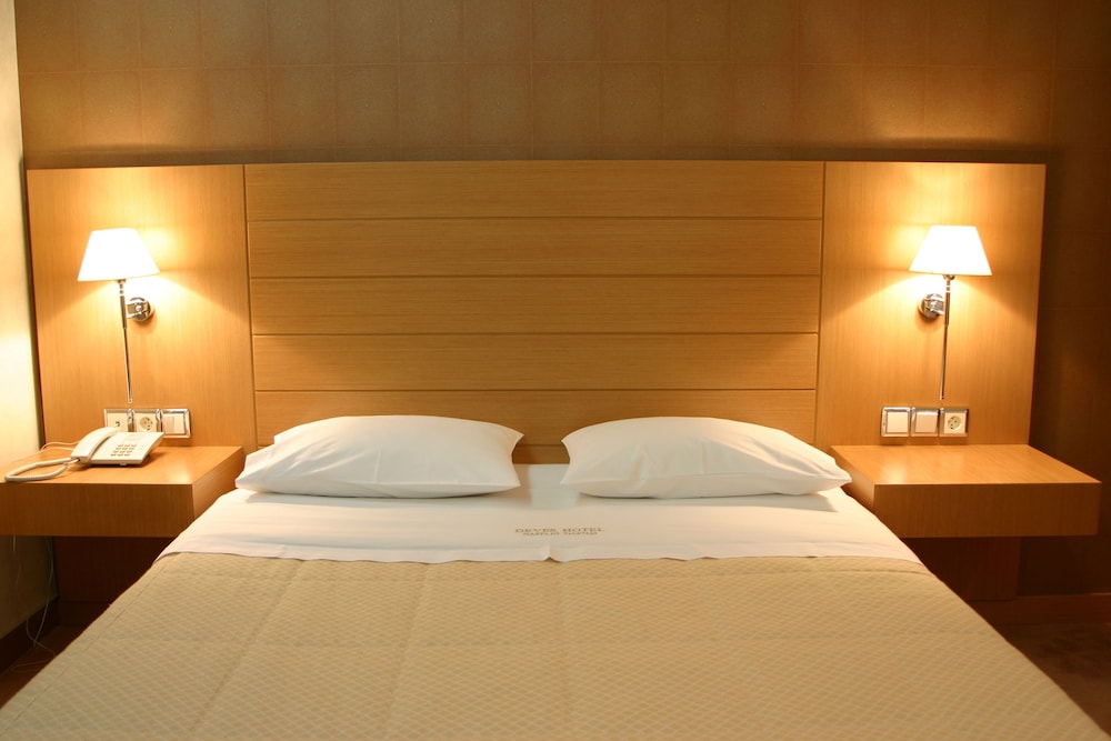 Deves Hotel 20/36