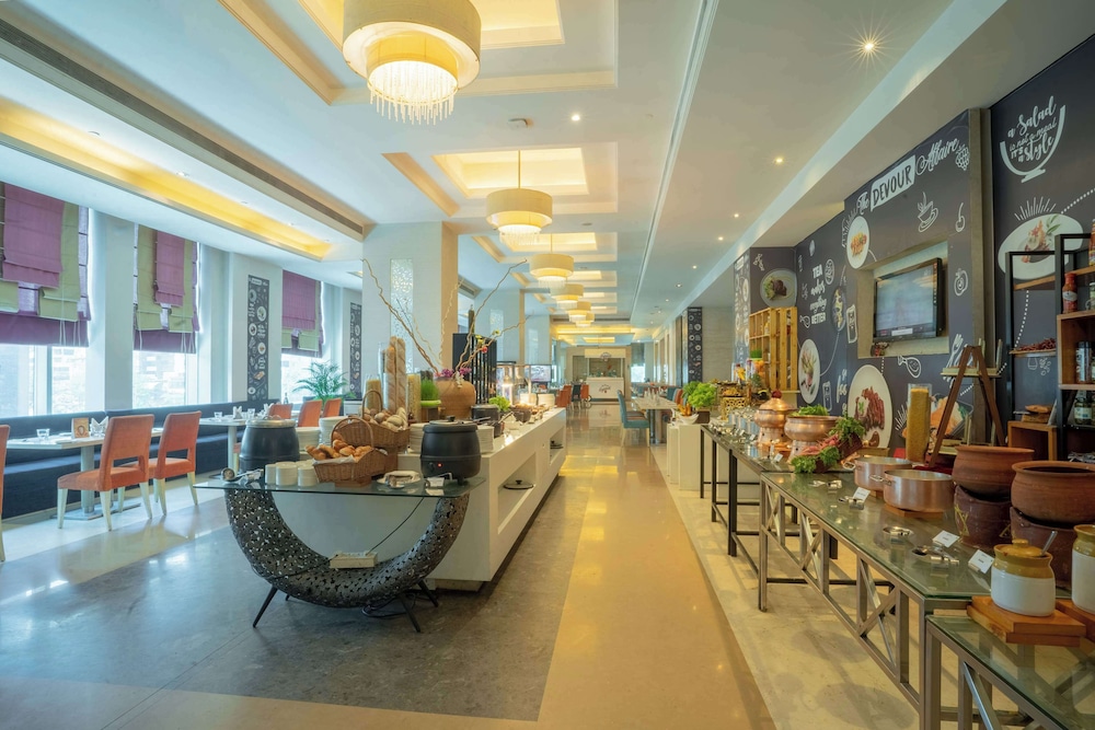 Radisson Hyderabad Hitec City 40/66