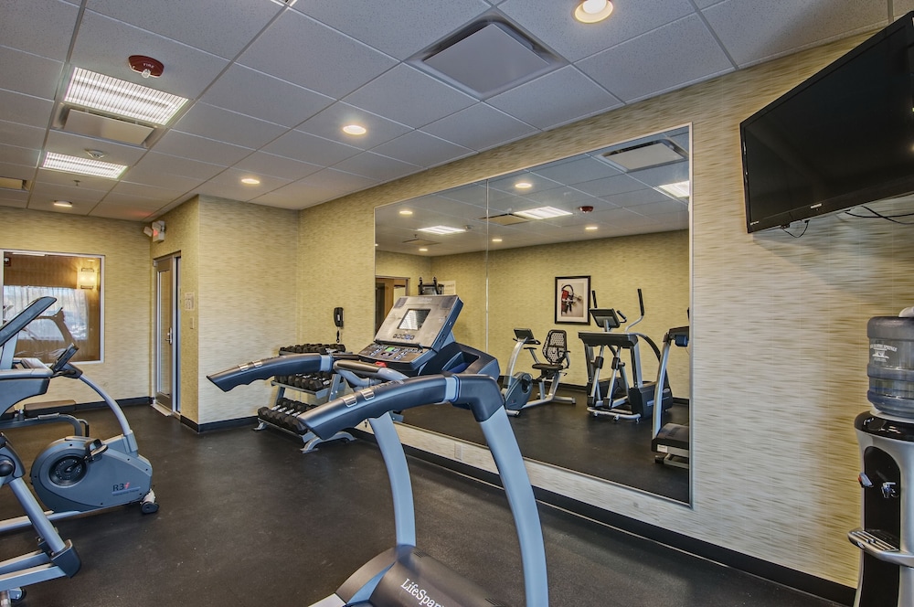 Holiday Inn Express Hotel And Suites Wytheville 33/74