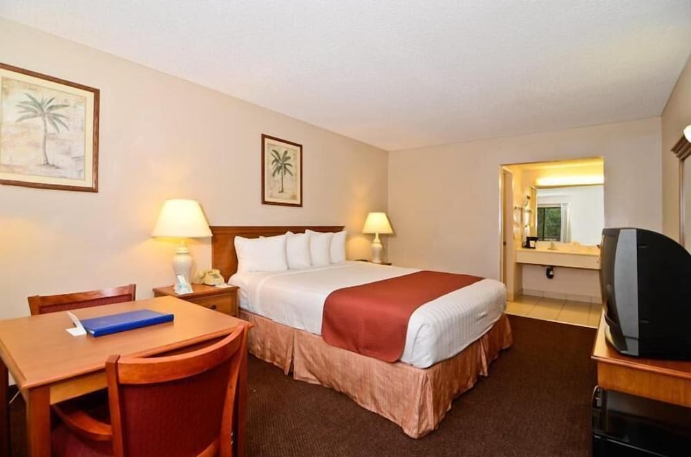 Pleasant Inn 15/23