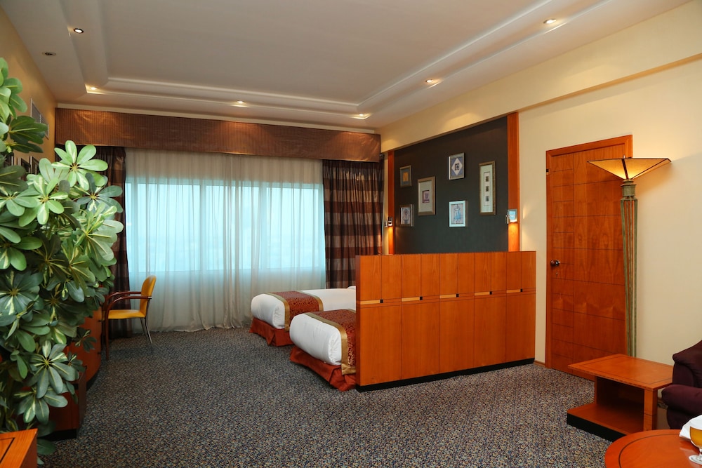 Gulf Court Hotel 7/50