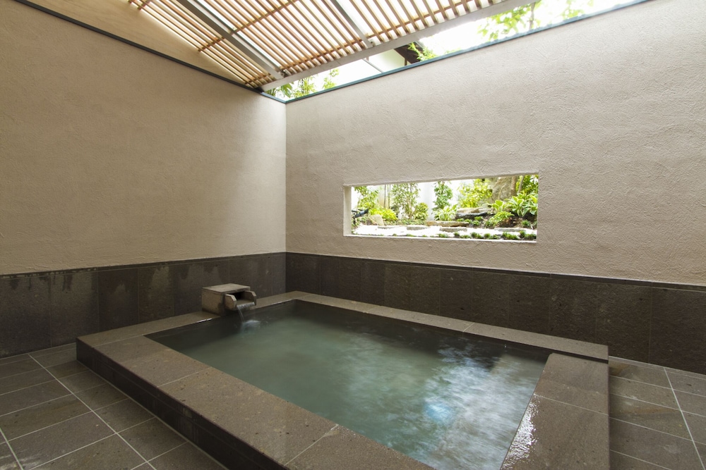 Yoshidaya 25/50