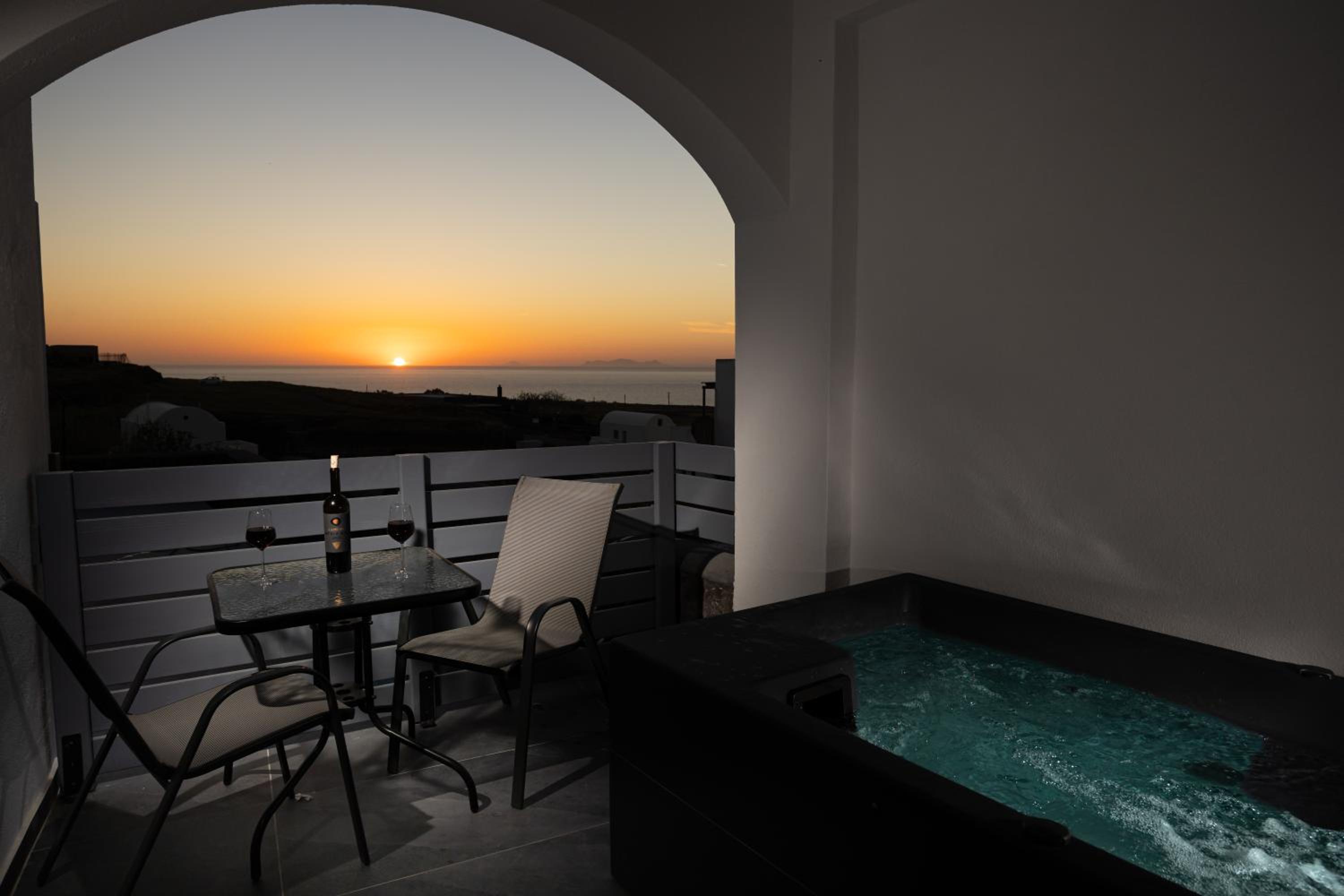 Nastram Suites Oia 14/30