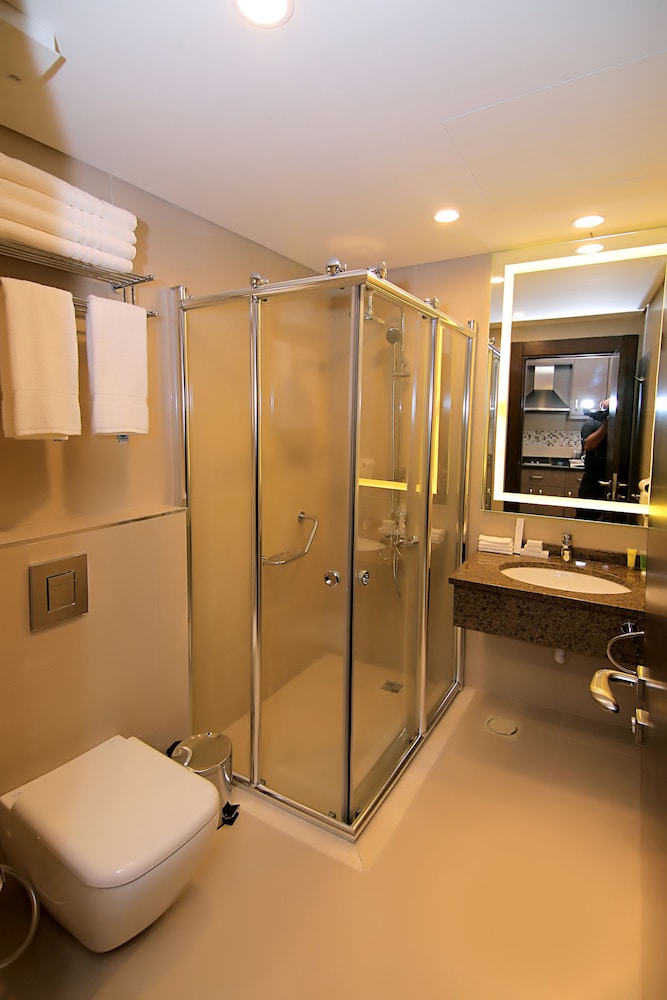 جناح ديلوكس بسرير كينج مع أريكة، Viola Hotel Suites 3/3