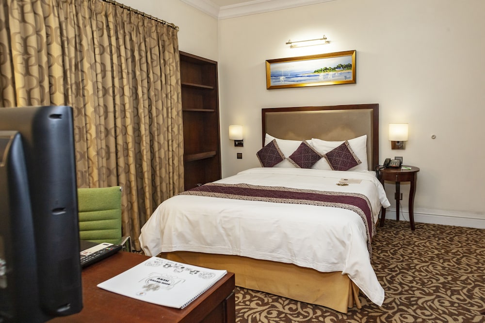 Royal Park Residence Hotel 21/75