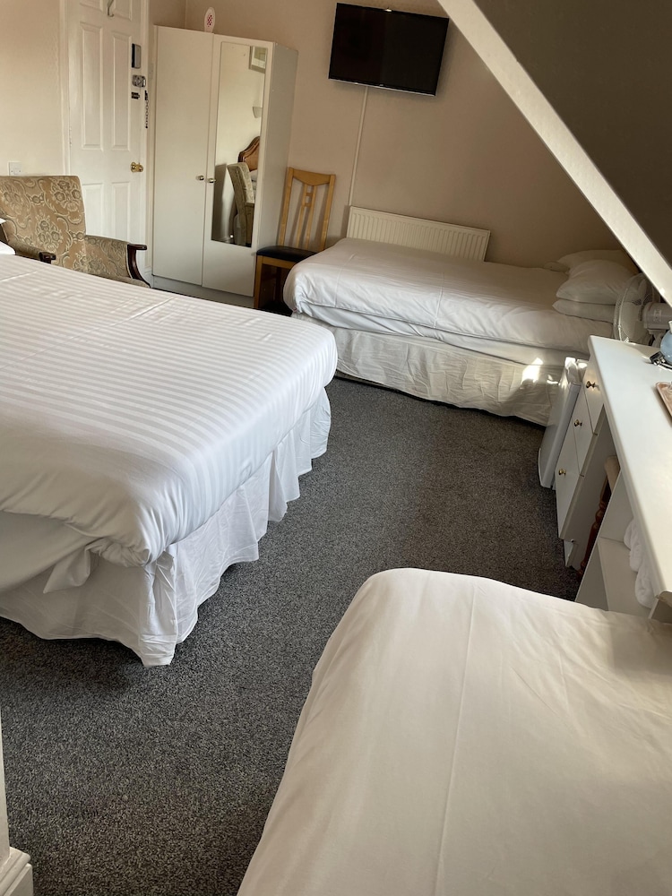 OYO Diamonds Inn 39/70