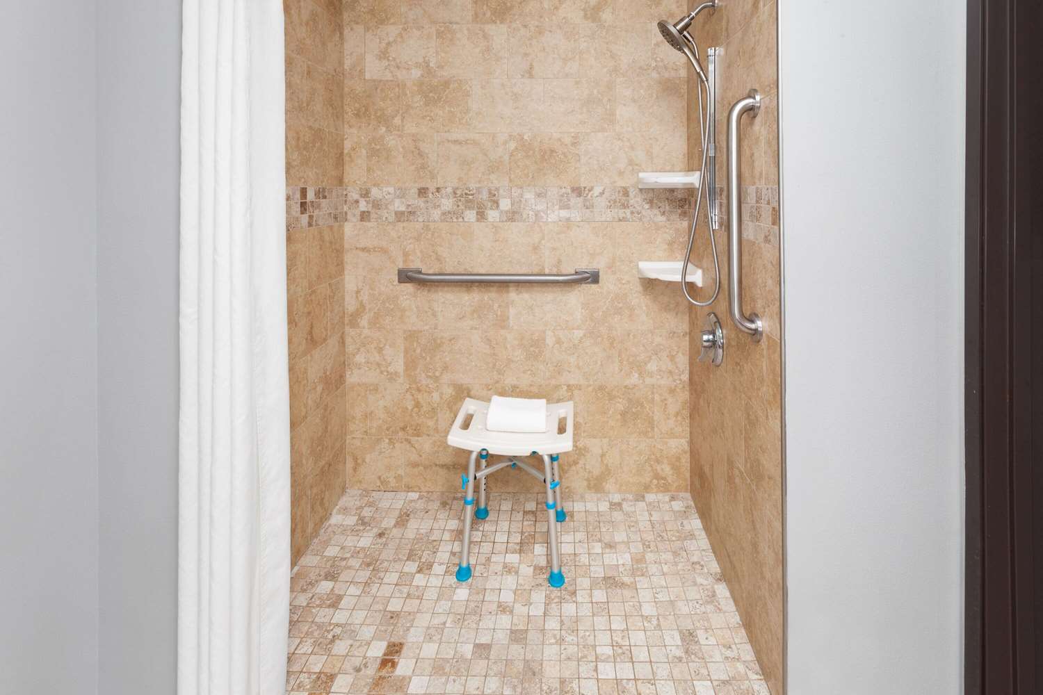 Super 8 By Wyndham Sun Prairie/Madison E 24/28