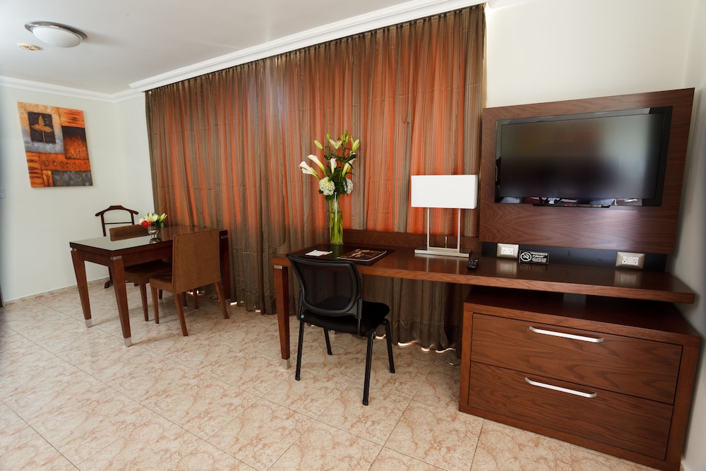 Coral Suites 51/54