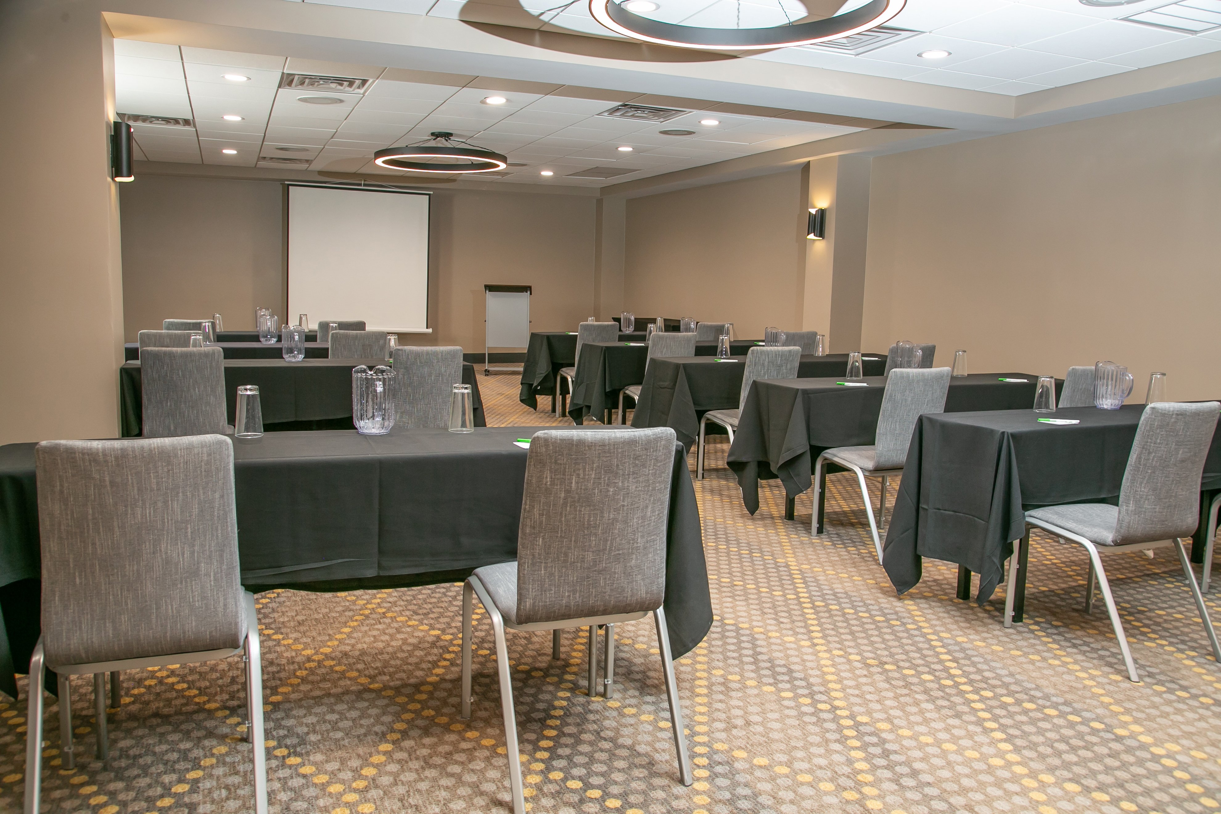 Holiday Inn Metairie New Orleans Airport 50/55