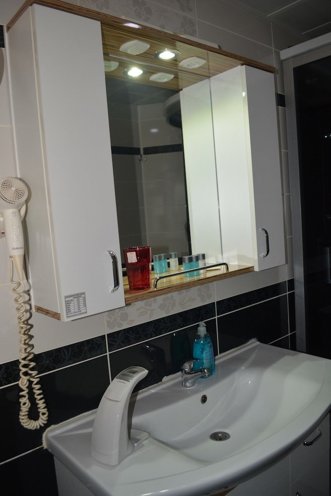 Yildirim Hotel 17/19