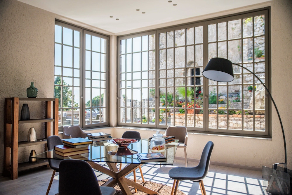 Hotel Villa Fiorita 51/66
