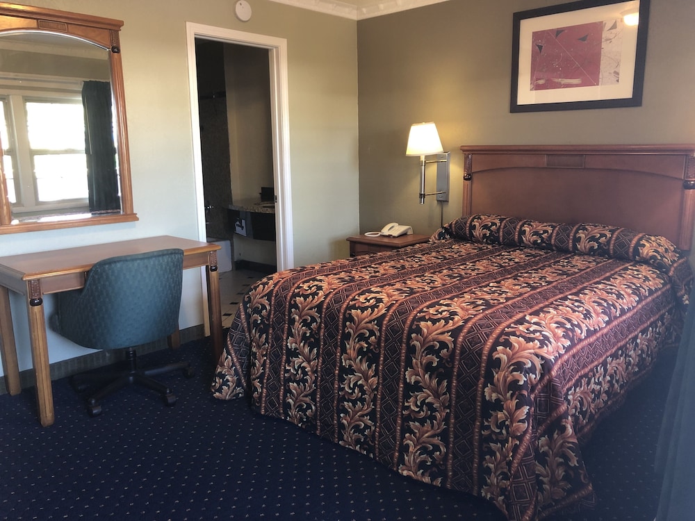 Western Village Inn 10/28