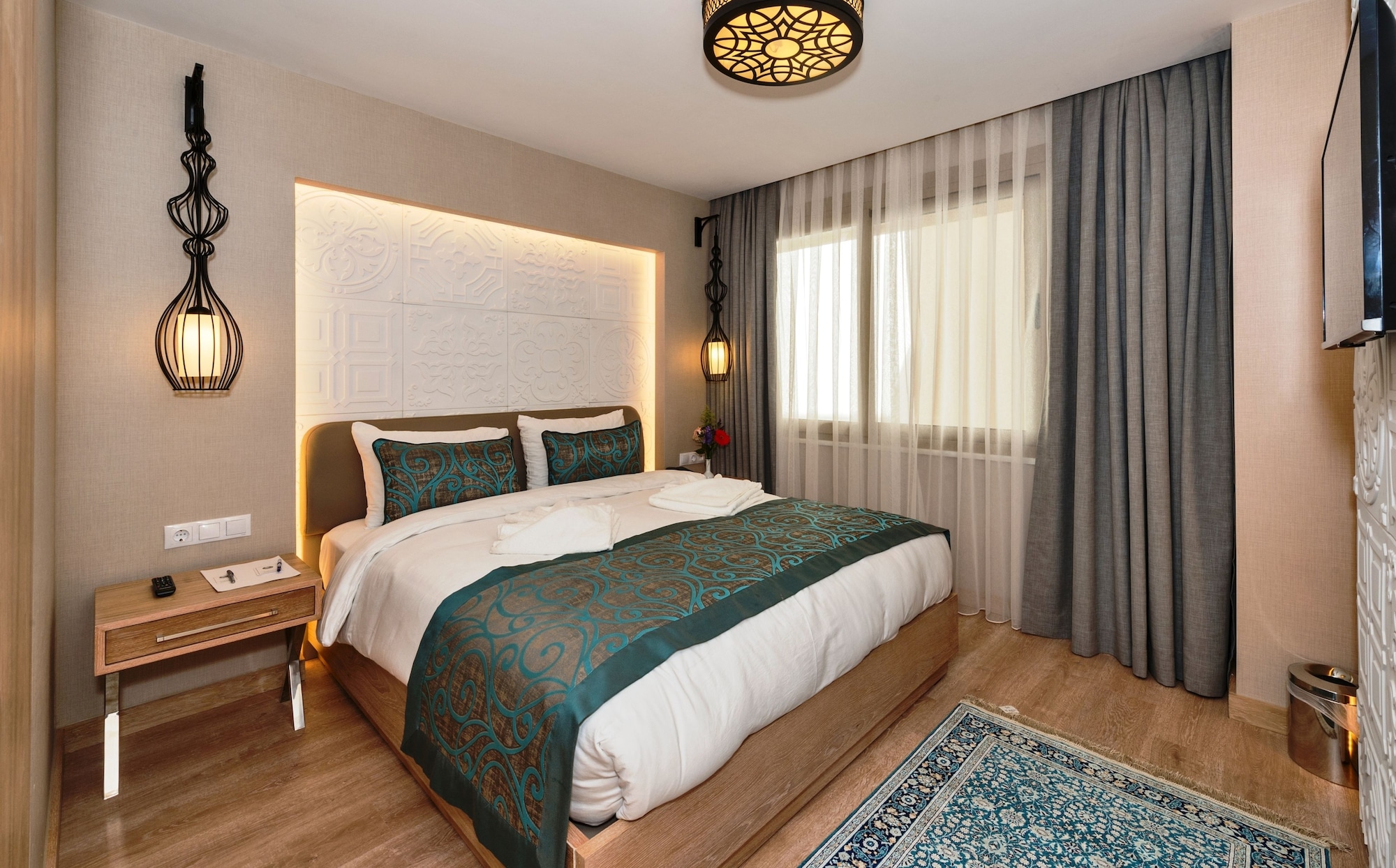 ROOM, TWIN BEDS