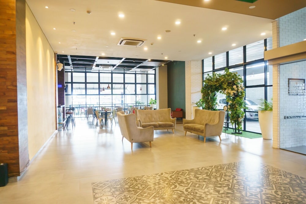 Hotel FortunaGrande Jember 31/61