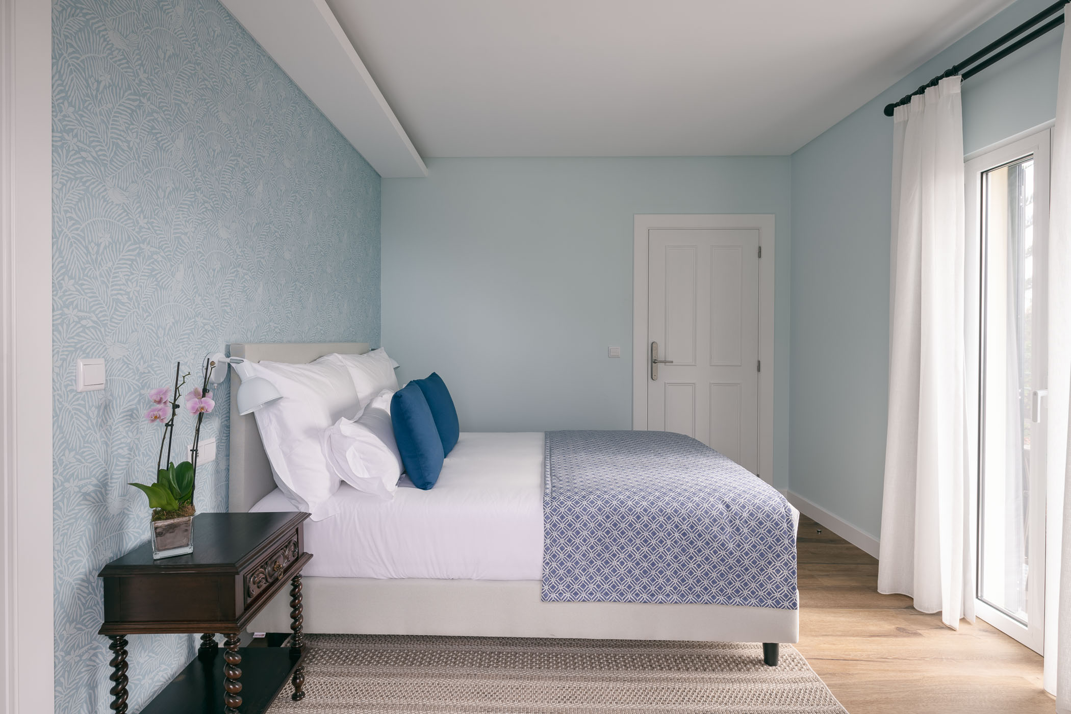 Deluxe, Double Bed