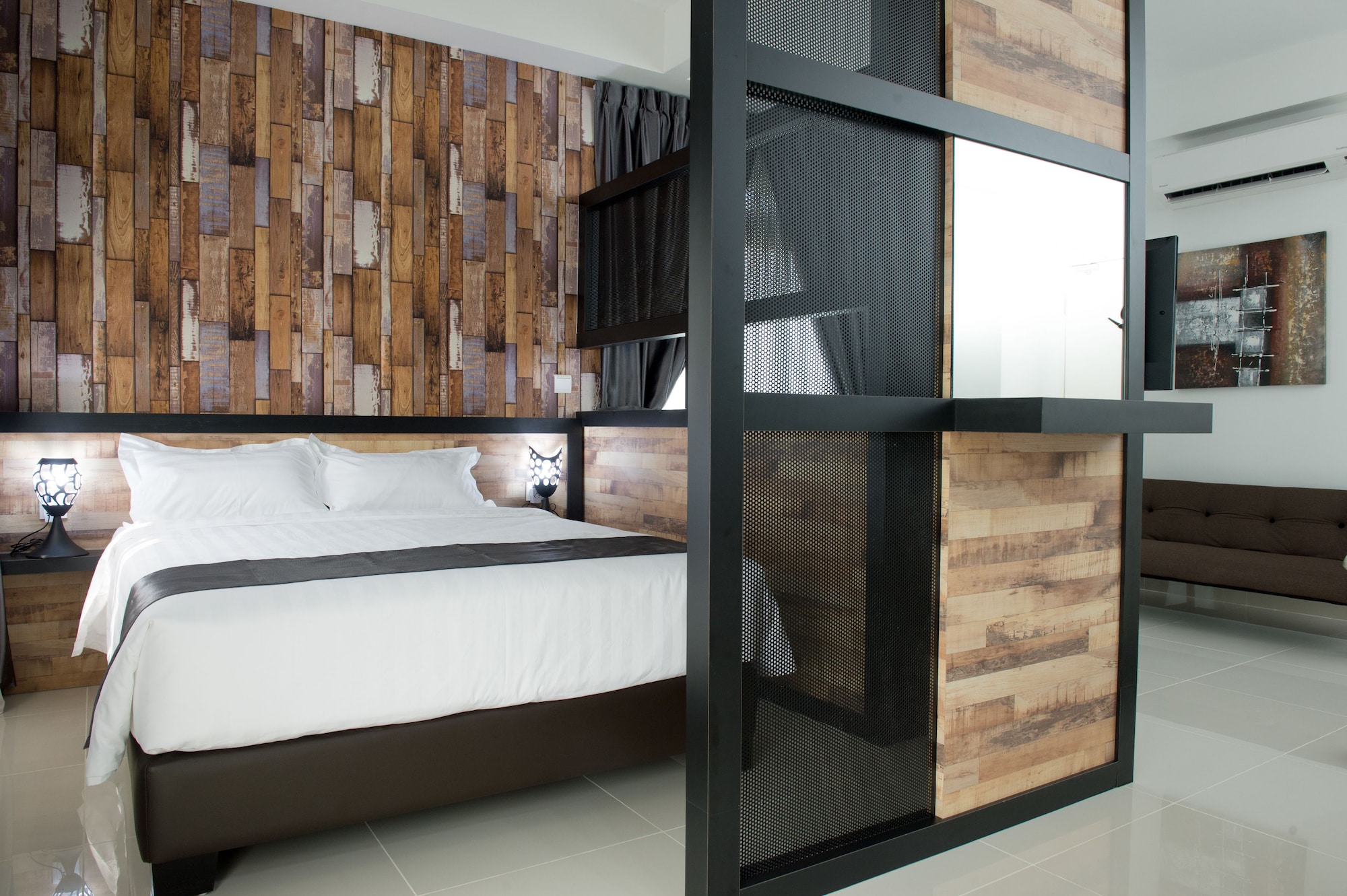 PREMIER, DOUBLE BED, CITY VIEW