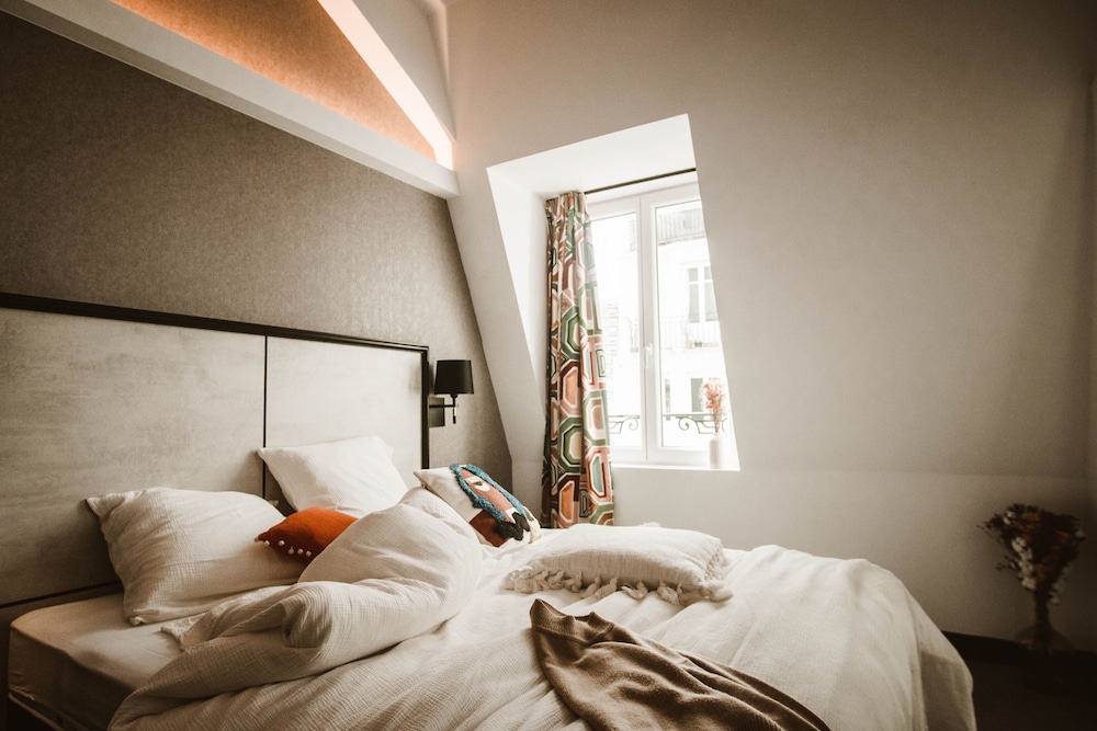 SUPERIOR, DOUBLE BED