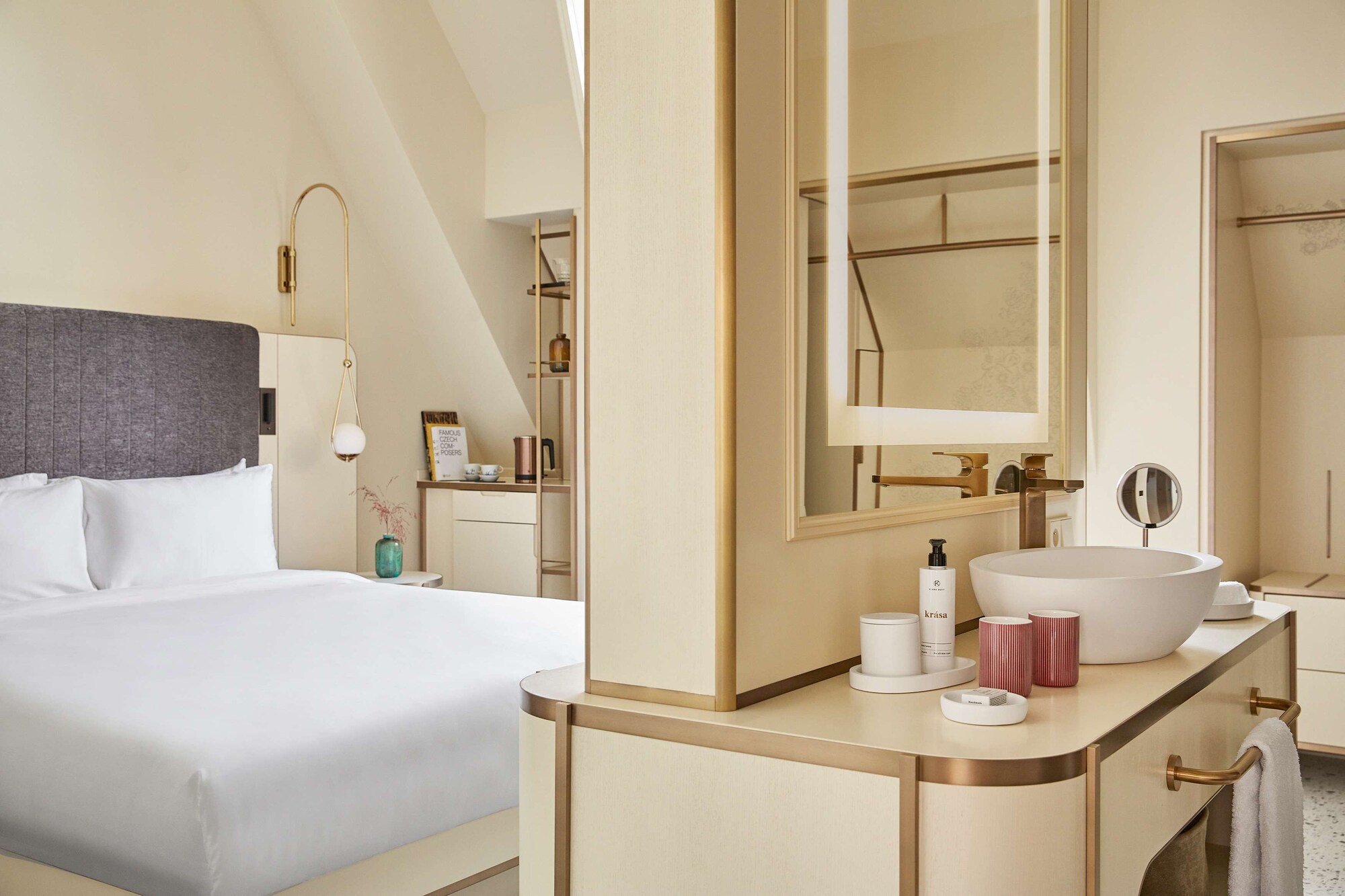 غرفة ديلوكس بسرير كينج، Andaz Prague 4/6