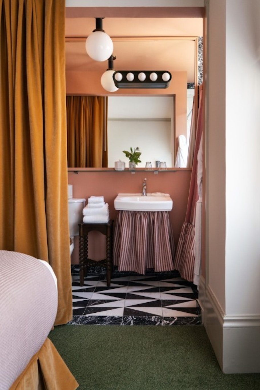 Maison 140 Hotel 59/64