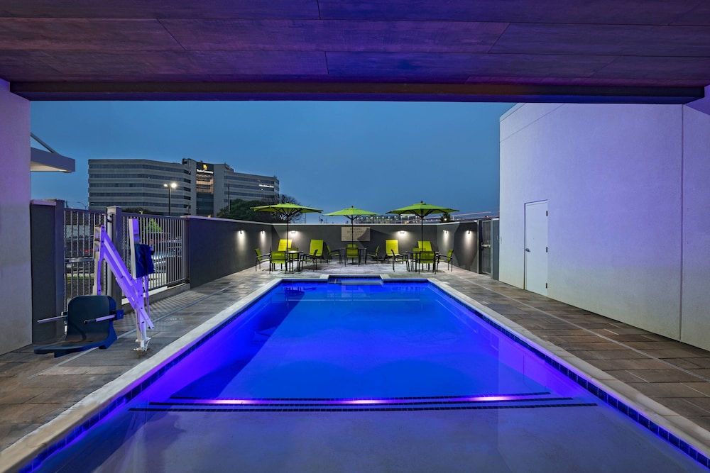Springhill Suites By Marriott Waco 4/40