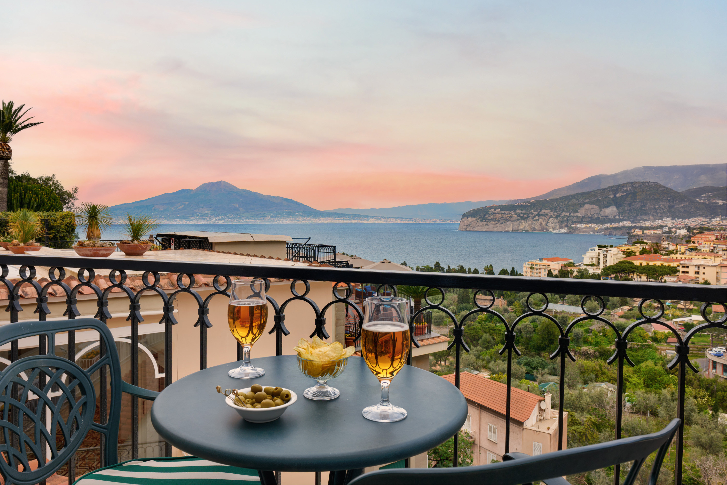 Grand Hotel Capodimonte 55/65