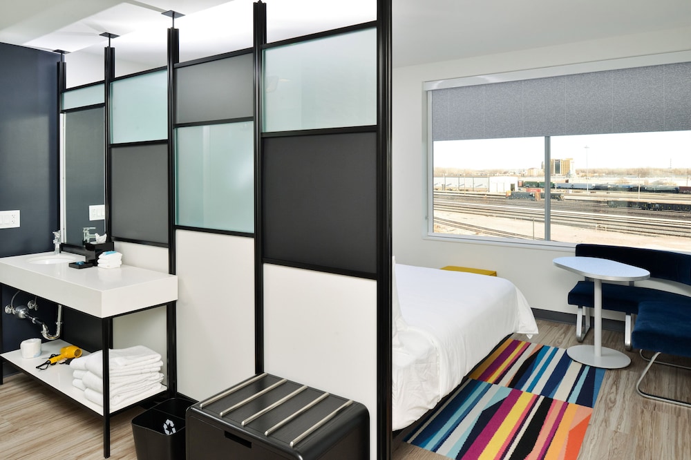 Aloft North Kansas City 25/34