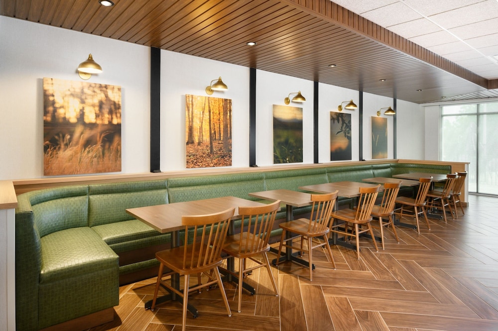 Fairfield Inn & Suites by Marriott Orlando at Millenia 14/30