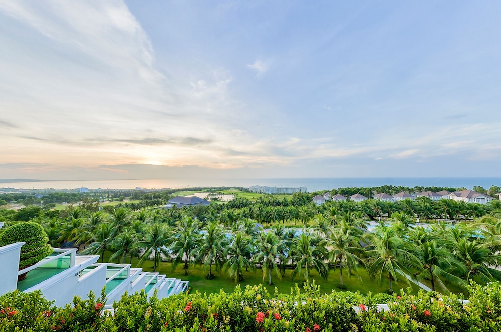 Sea Links Beach Hotel 44/47