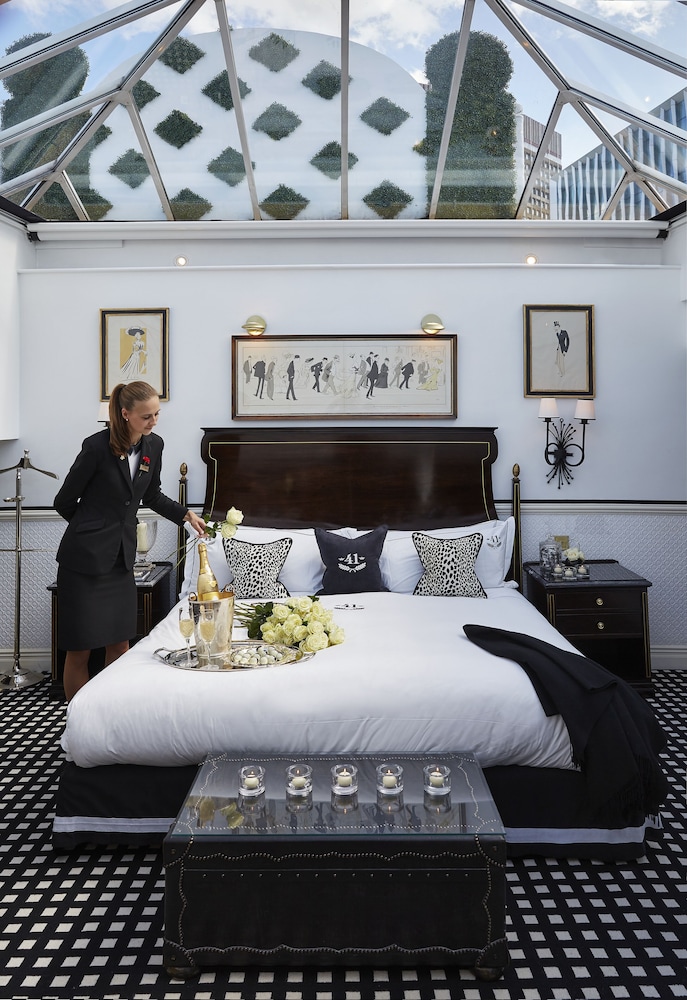Hotel 41 27/72