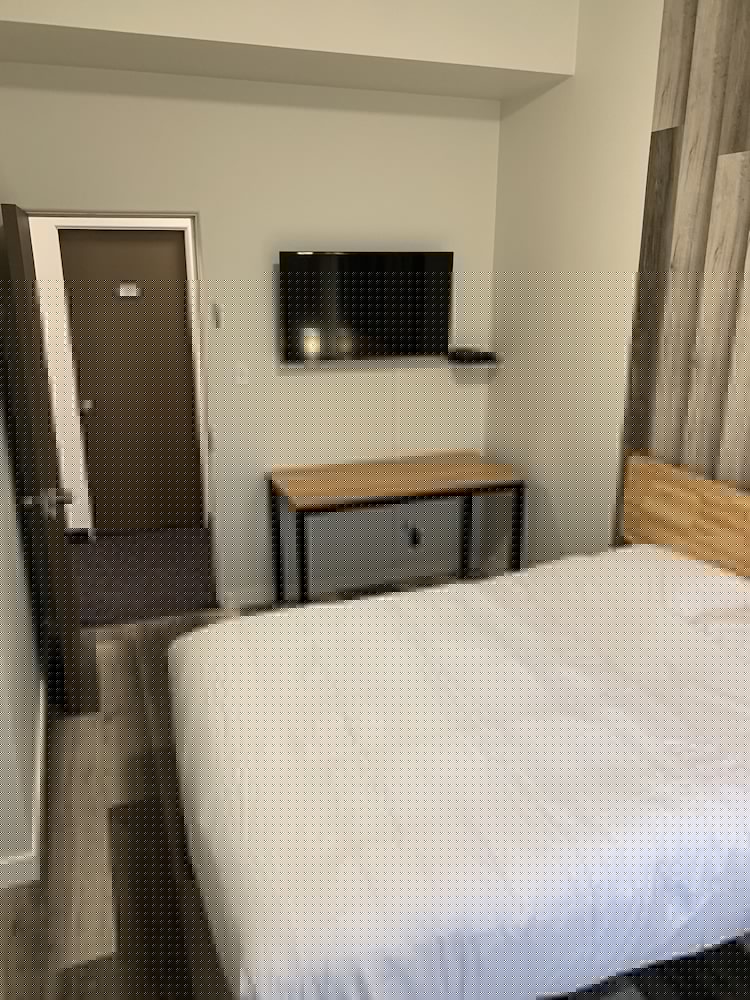 Commercial Hotel 14/76
