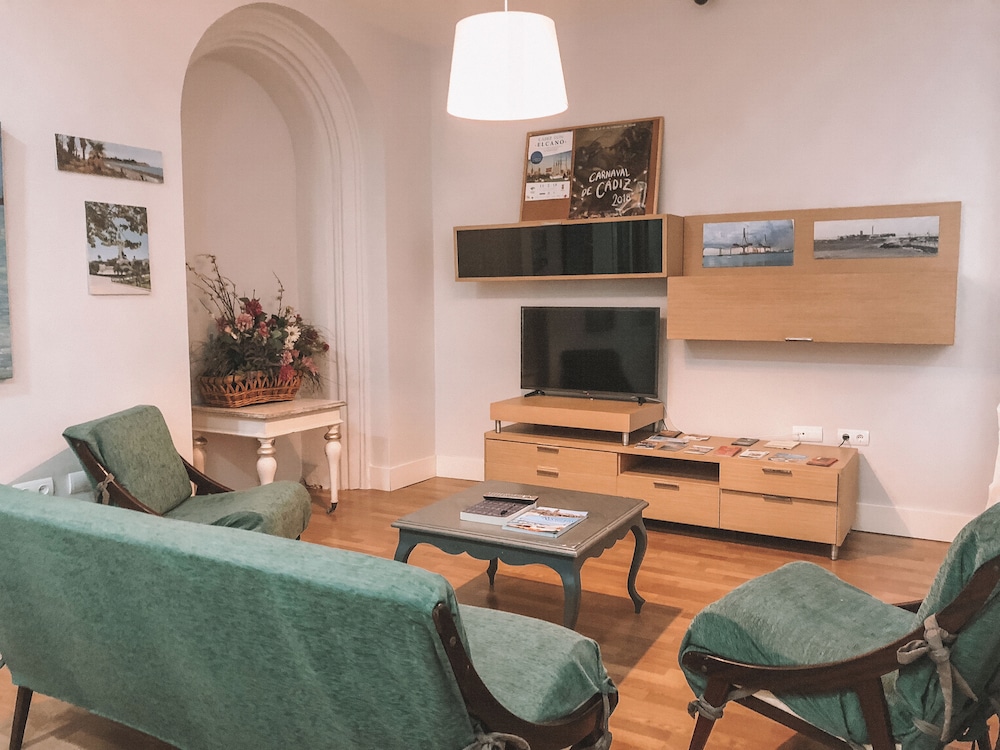 Apodaca Rooms 26/33