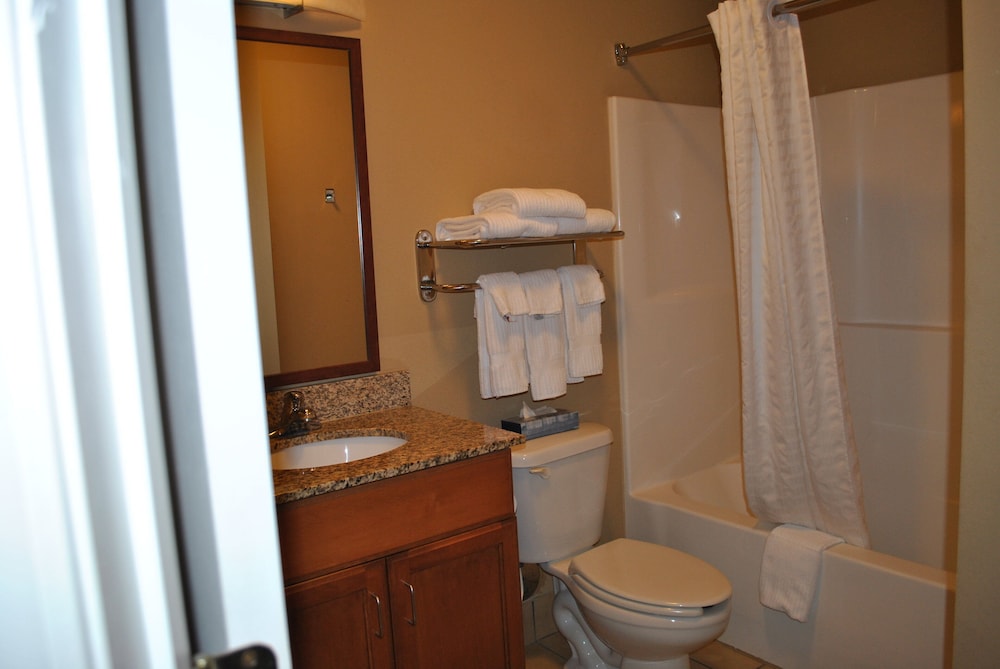 Candlewood Suites Colonial Heights Fort Lee 41/43